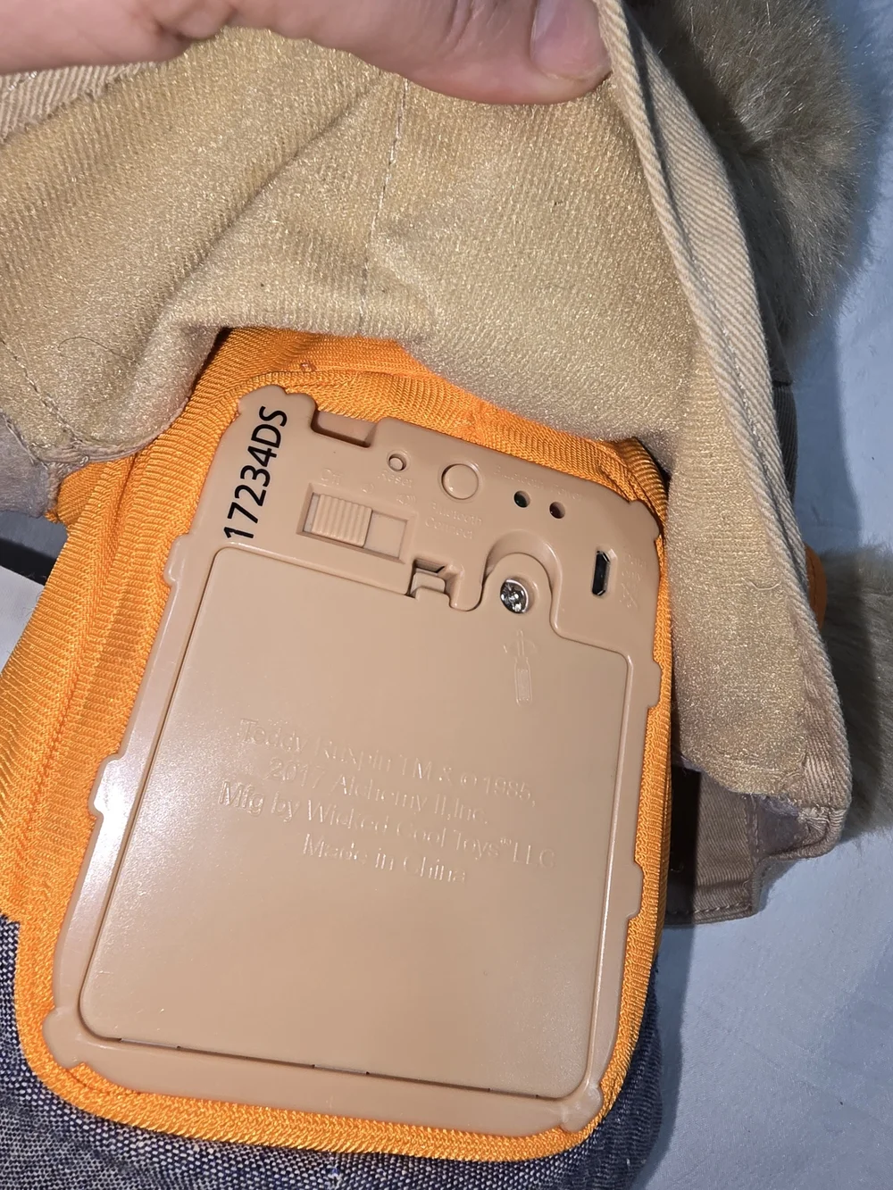 Teddy Ruxpin lights sound